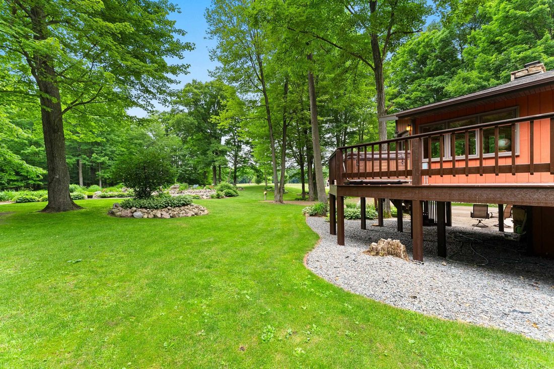 House in Rosholt, Wisconsin, United States 5 - 18321738