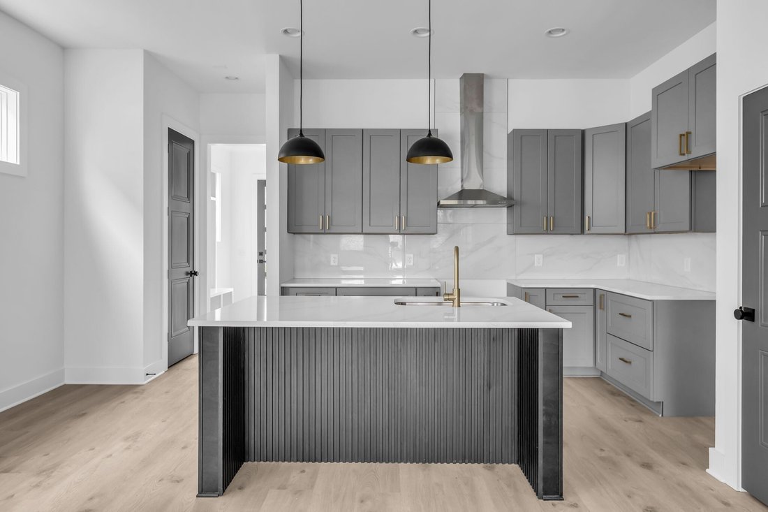 Co Op in Nashville, Tennessee, United States 1 - 18318343