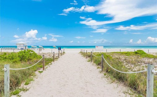 Condo in Miami Beach, Florida, United States 1