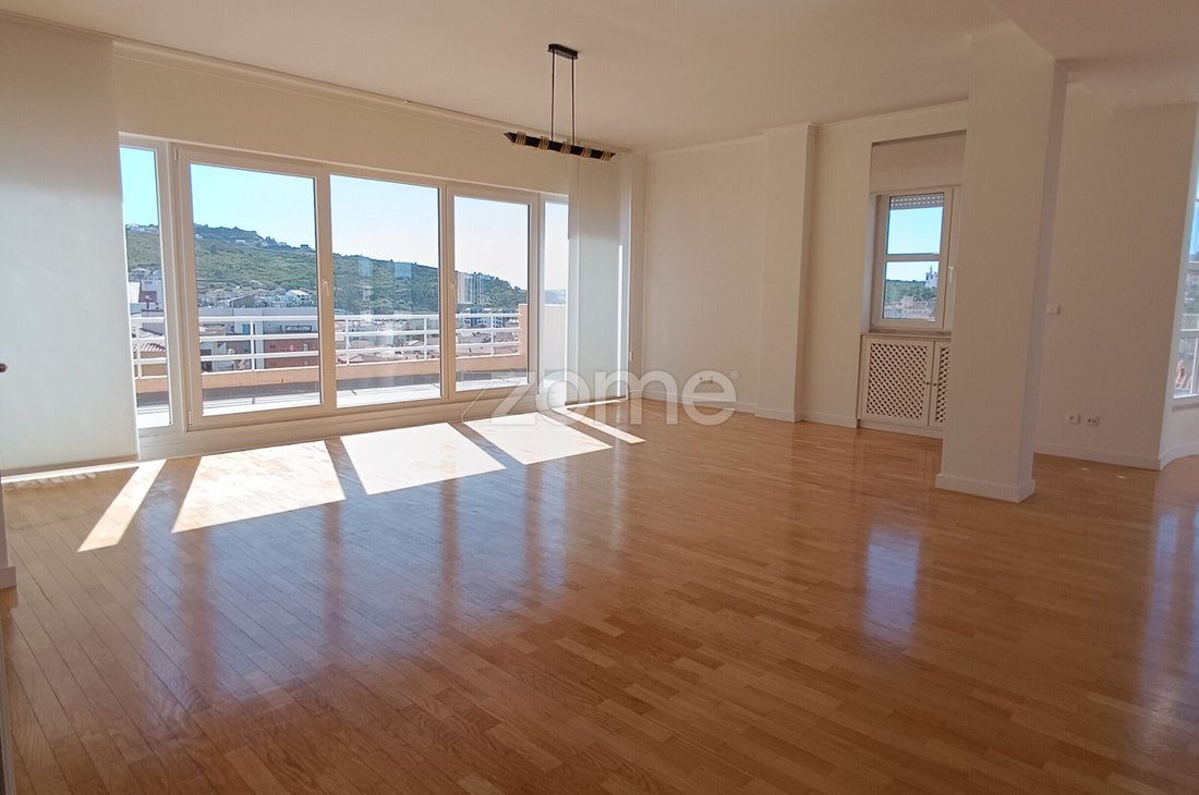 Apartment in Santa Maria, Sao Pedro e Matacaes, Lisbon, Portugal 4 - 18322865