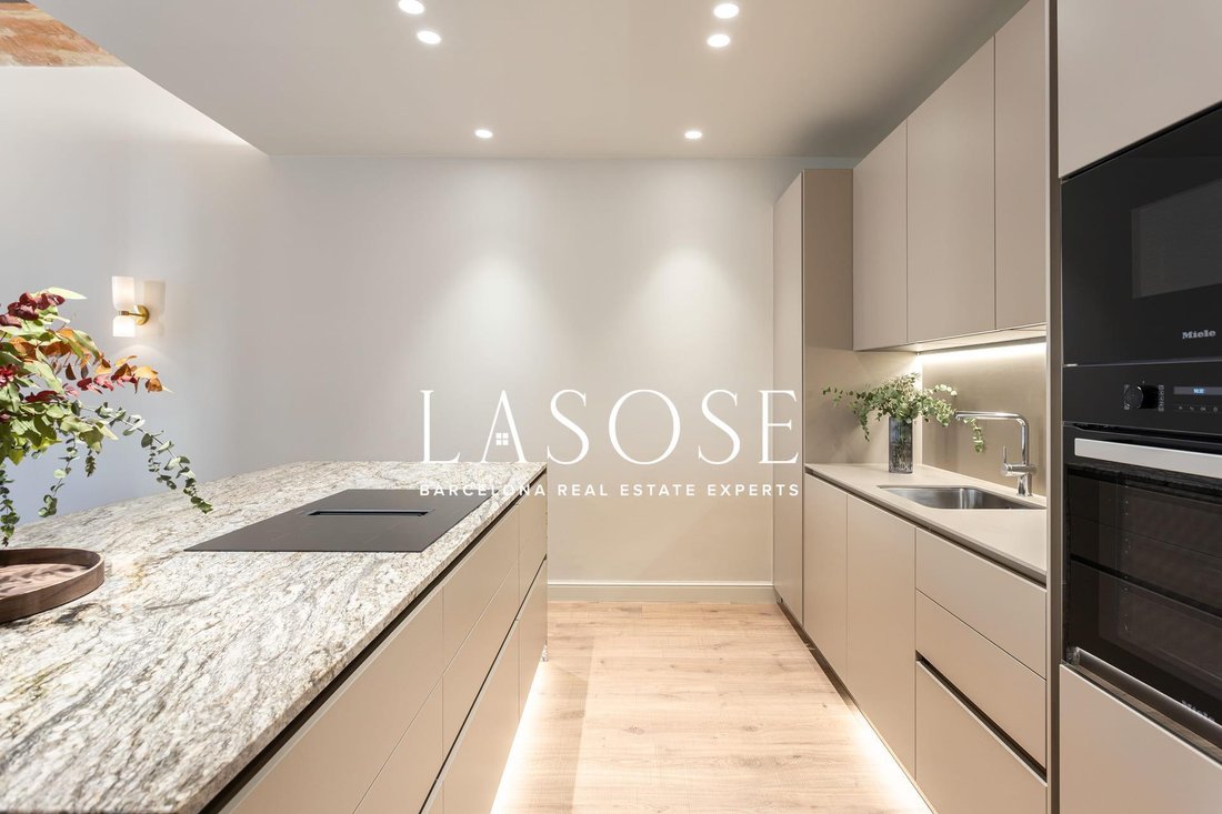 Apartment in Eixample, Barcelona, Spain 5 - 18319476