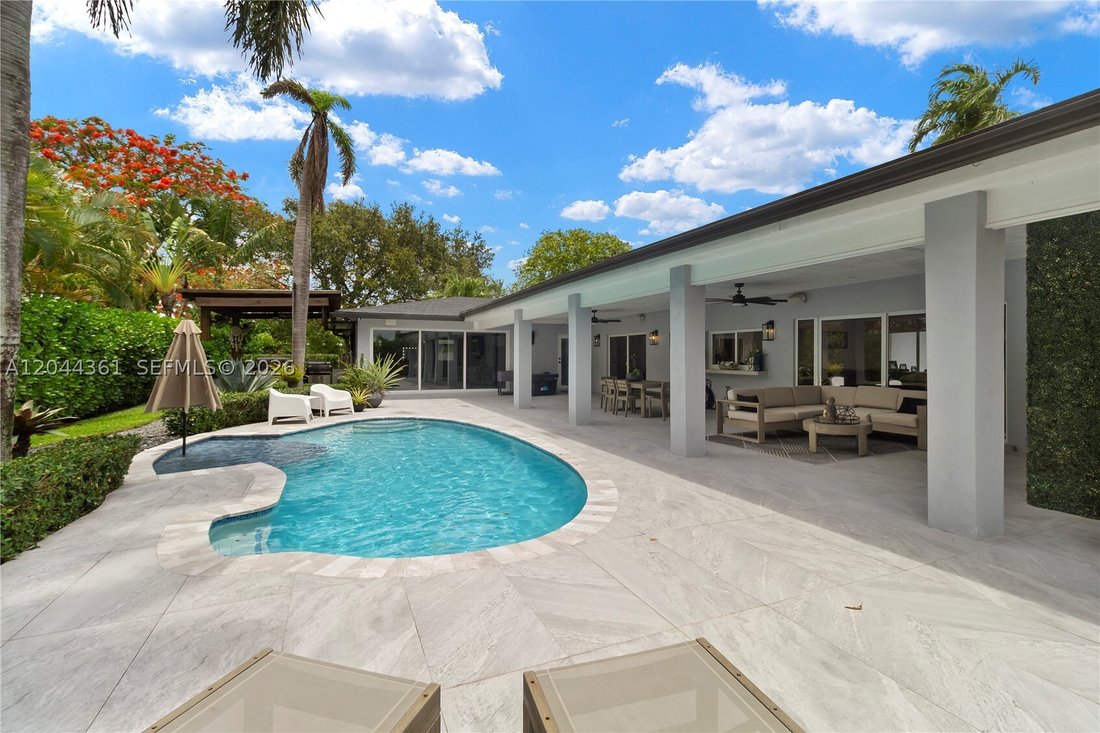 House in Miami, Florida, United States 3 - 18318272