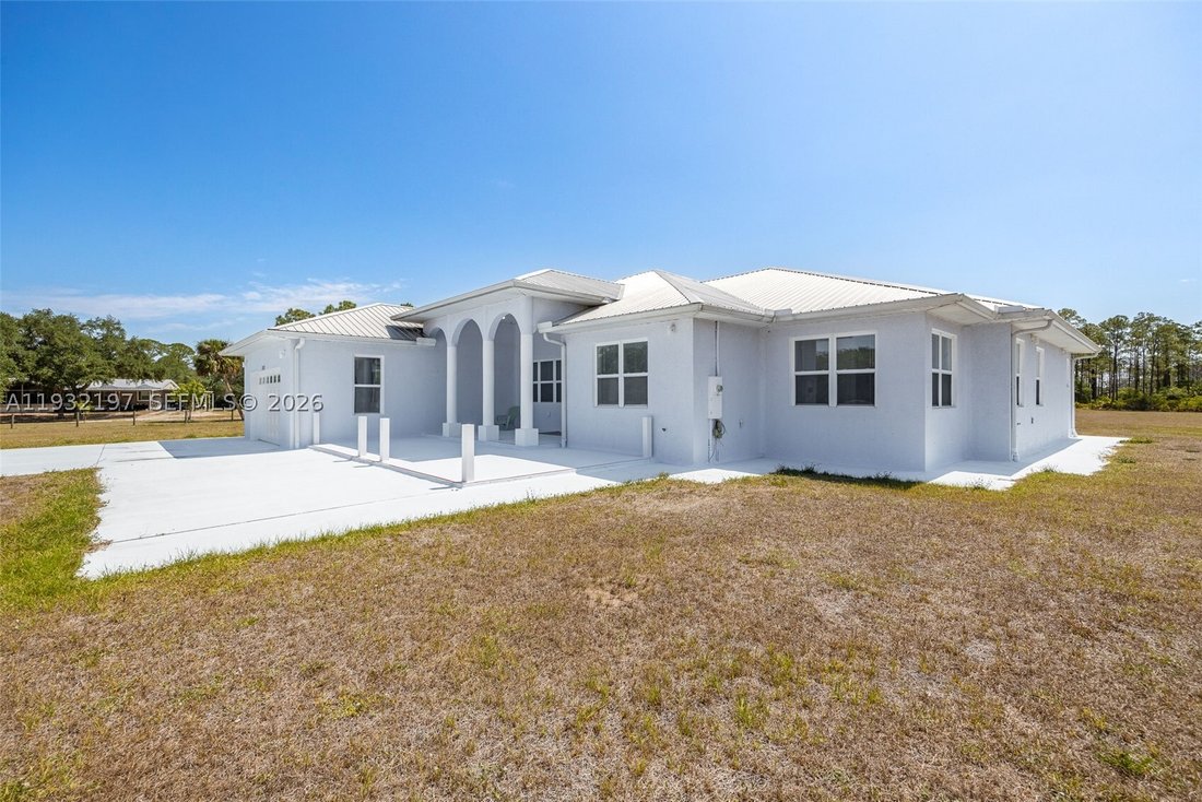 House in Other, Florida, United States 3 - 17202134