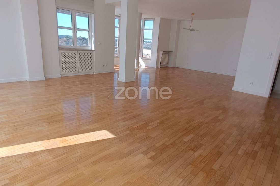 Apartment in Santa Maria, Sao Pedro e Matacaes, Lisbon, Portugal 2 - 18322865
