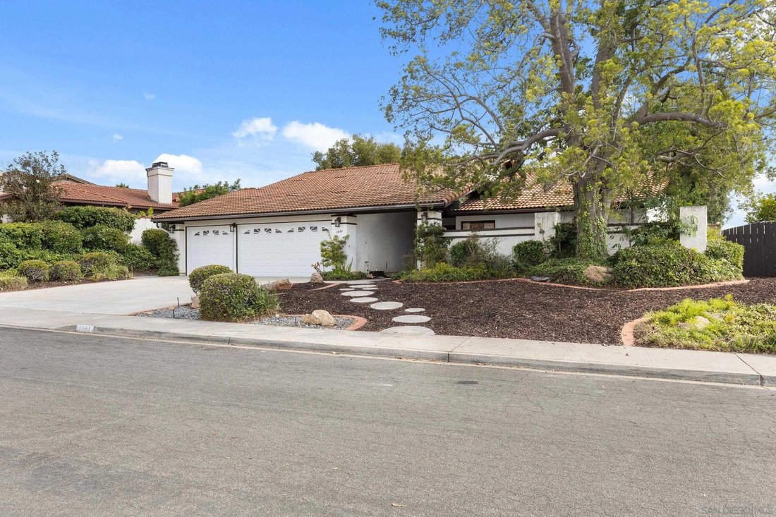 House in El Cajon, California, United States 4 - 18321936