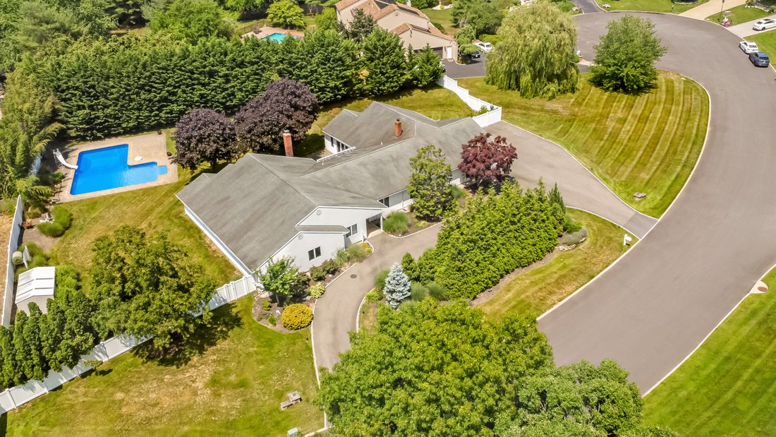 House in Melville, New York, United States 5 - 18317866