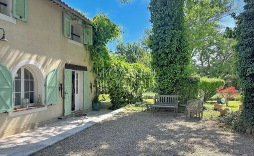 Estate in Salernes, Provence-Alpes-Côte d'Azur, France 1