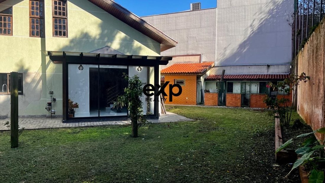 House in Curitiba, State of Paraná, Brazil 1 - 18114256