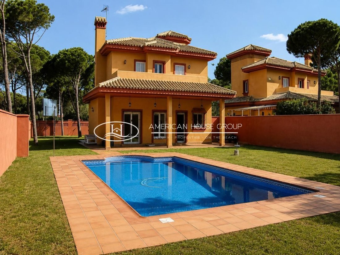 Chalet in Chiclana de la Frontera, Andalusia, Spain 1 - 12725959