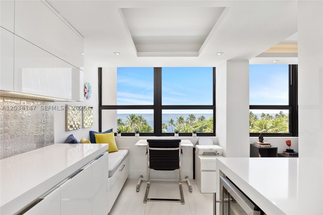 Condo in Miami, Florida, United States 5 - 18160135