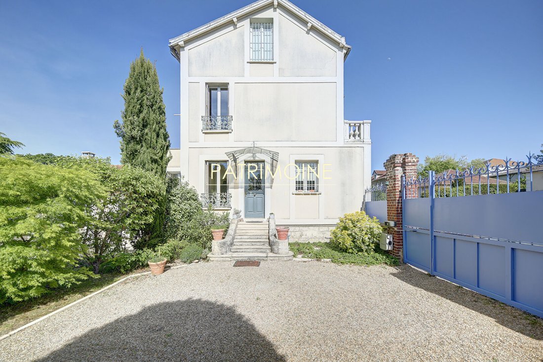 Villa in Saint-Germain-en-Laye, Ile-de-France, France 3 - 18323317