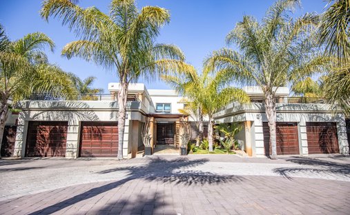 House in Woodhill Golf Estate, Gauteng, South Africa 1