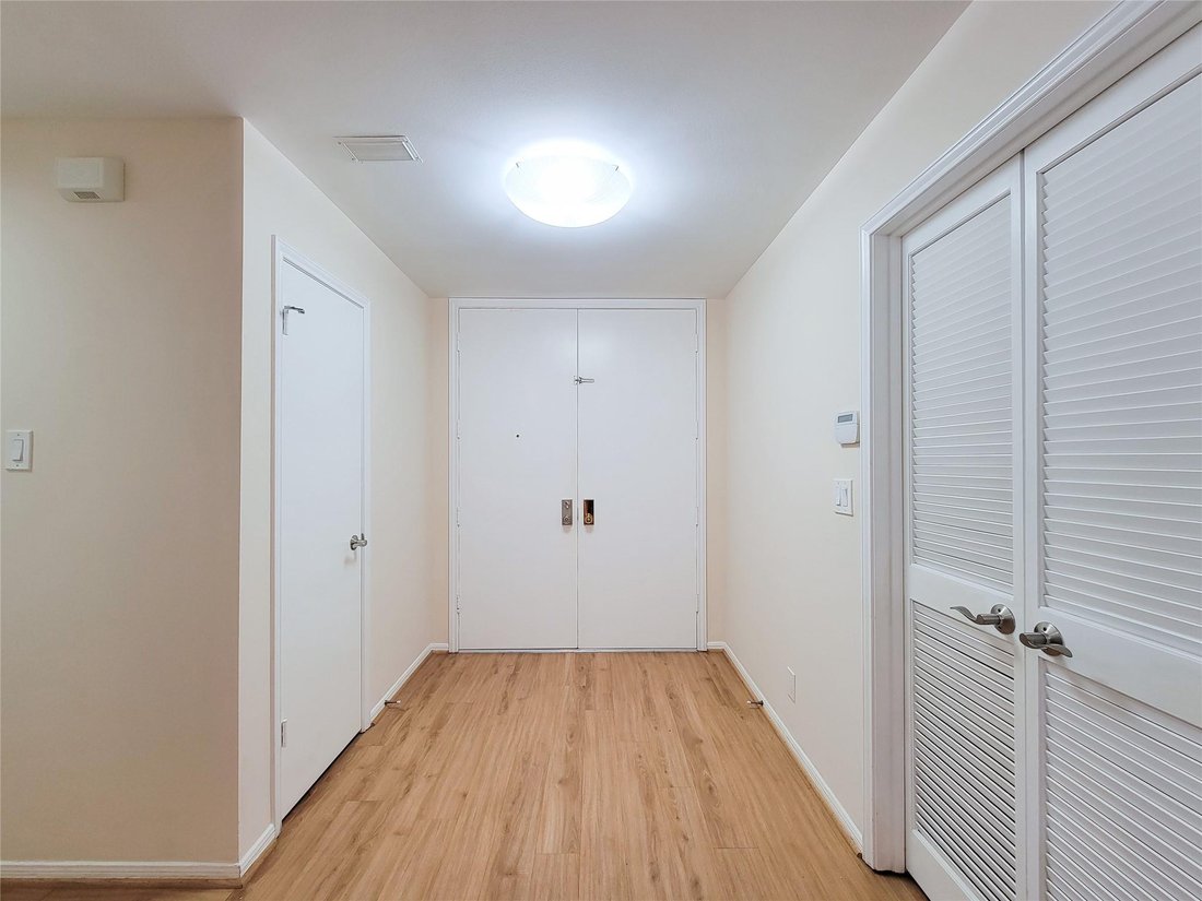 Condo in Houston, Texas, United States 4 - 18322647