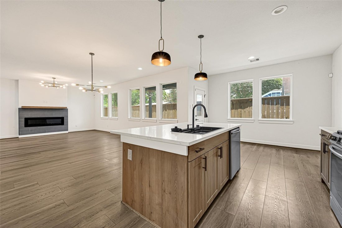 House in Houston, Texas, United States 3 - 18322676