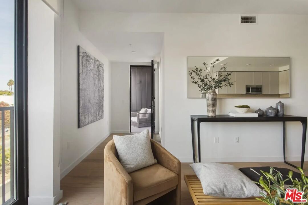 Los Angeles, California, United States 4 - 18322937