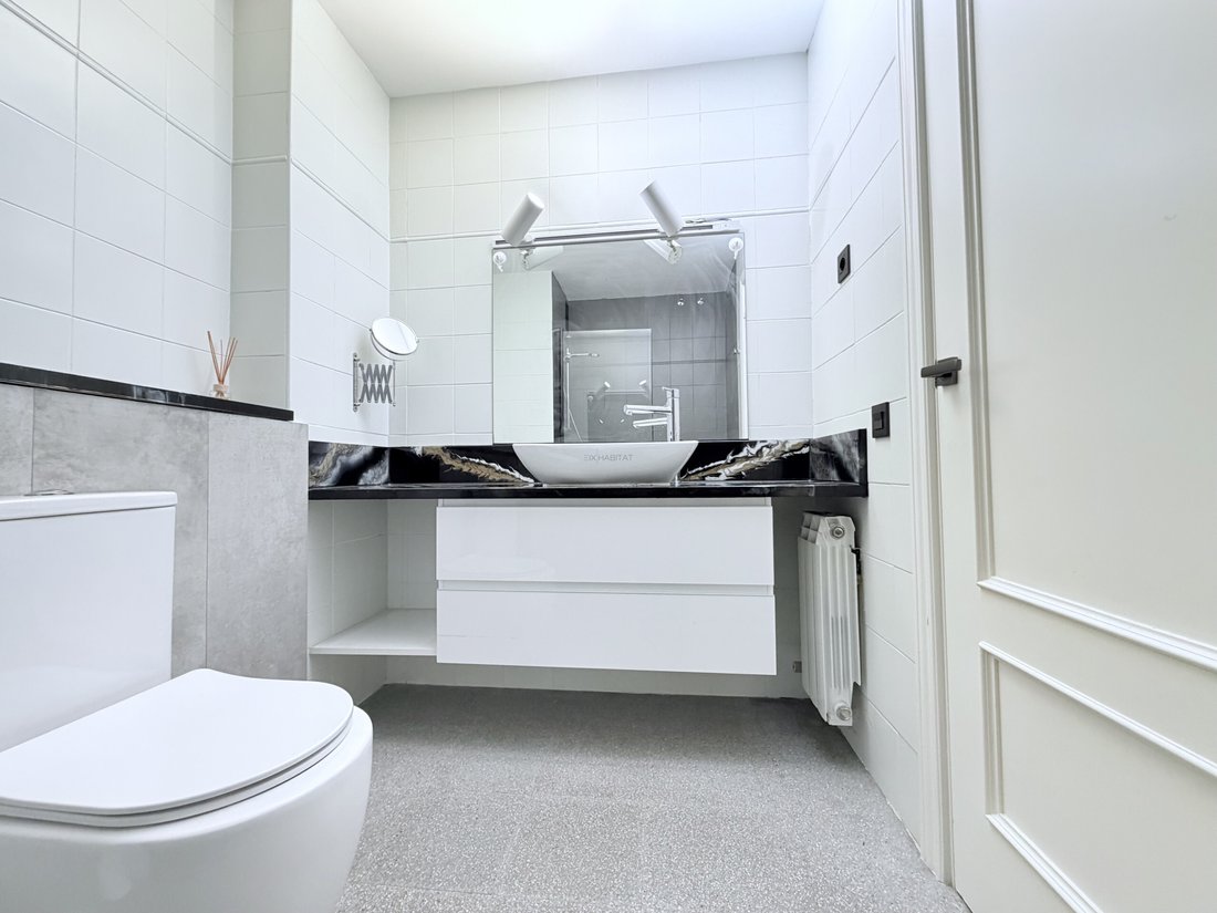 Apartment in Eixample, Barcelona, Spain 4 - 18321008