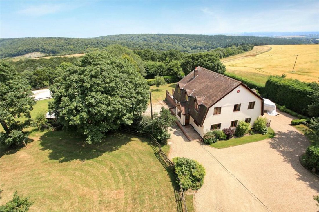 House in East Meon, England 3 - 18319881