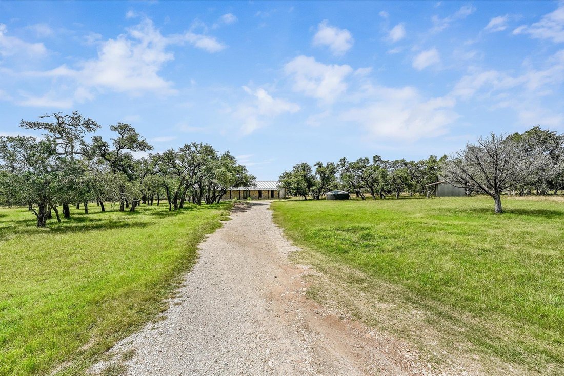 House in Wimberley, Texas, United States 4 - 18318361