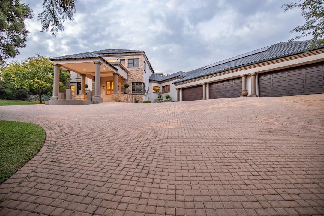 House in Mooikloof, Gauteng, South Africa 1 - 15004422