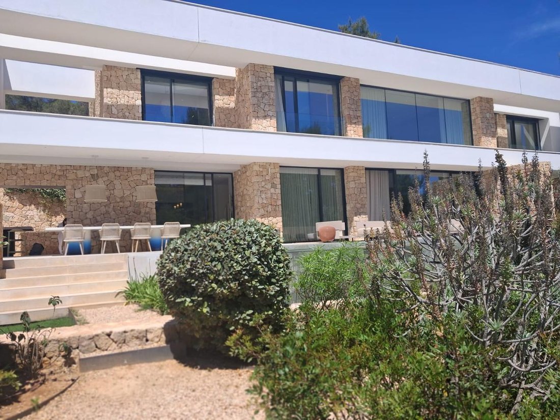 Villa in Roca Llisa, Santa Eularia des Riu, Balearic Islands 2 - 17984417