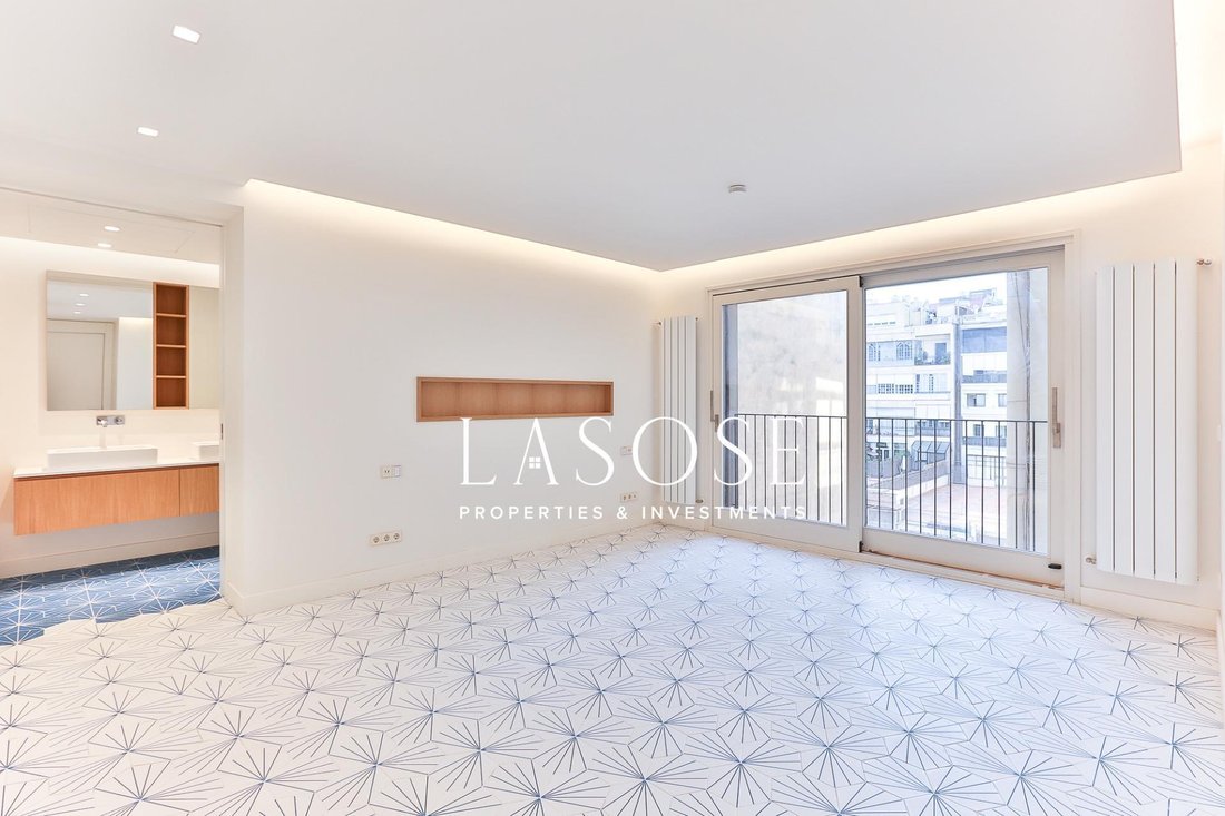 Apartment in Eixample, Barcelona, Spain 5 - 18319528