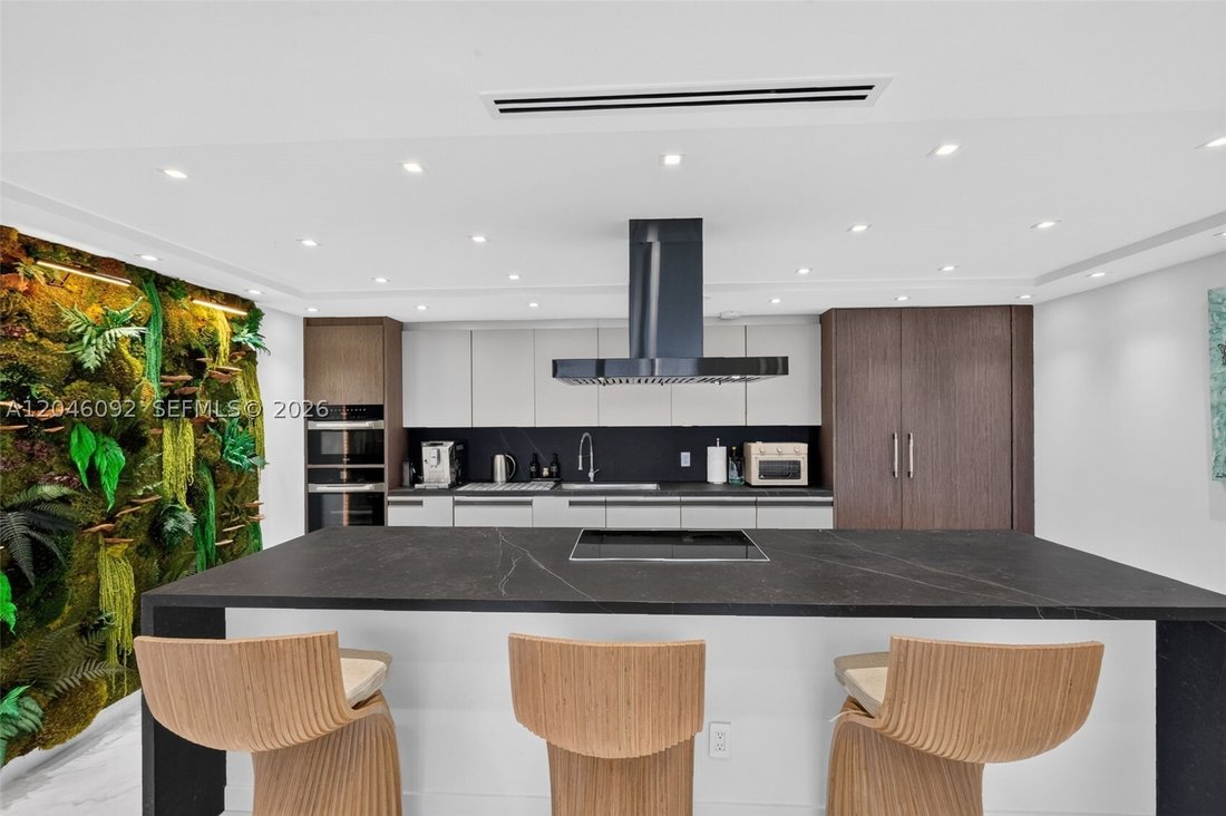 Condo in Miami Beach, Florida, United States 3 - 18321811