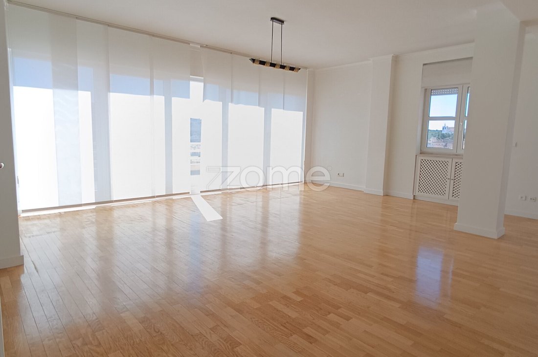 Apartment in Santa Maria, Sao Pedro e Matacaes, Lisbon, Portugal 3 - 18322865