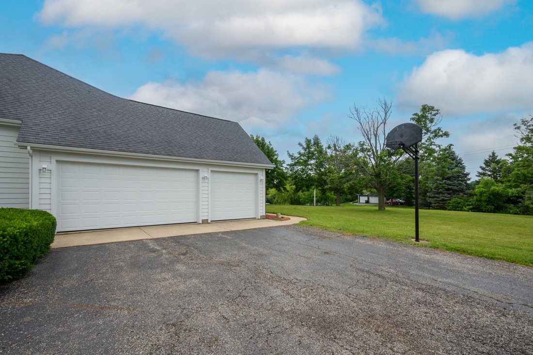 House in Fox Lake, Illinois, United States 4 - 18322290