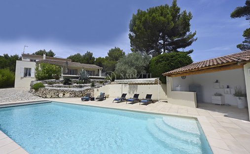 House in Nevons-route d'Apt, L'Isle-sur-la-Sorgue, France 1