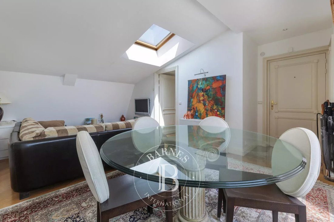 Apartment in Saint Philippe du Roule, Paris 8e Arrondissement, Paris 3 - 18319637