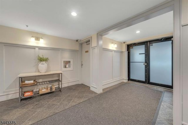 Condo in Hoboken, New Jersey, United States 3 - 18320324