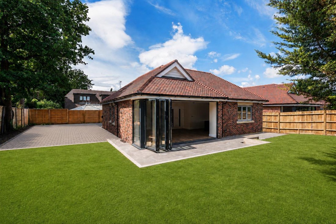Bungalow à Surrey, Angleterre 4 - 18318060