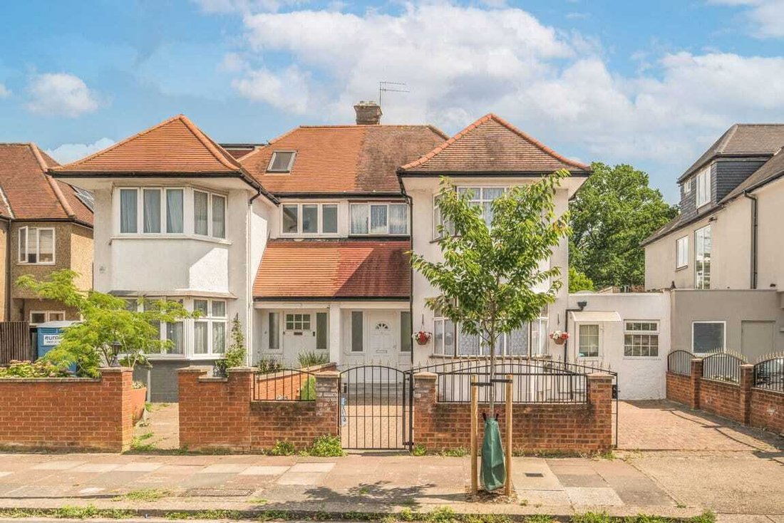 House in Brondesbury Park, Brent, England 1 - 18318044