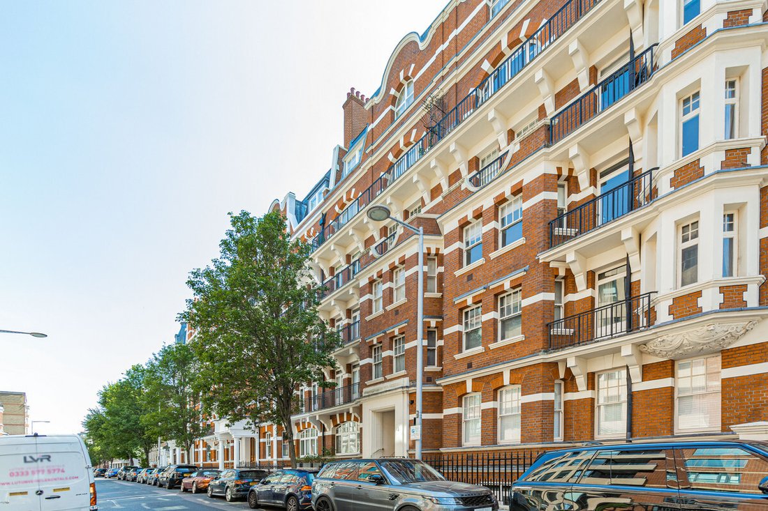 Apartment in The Boltons, Kensington And Chelsea, England 2 - 18318066