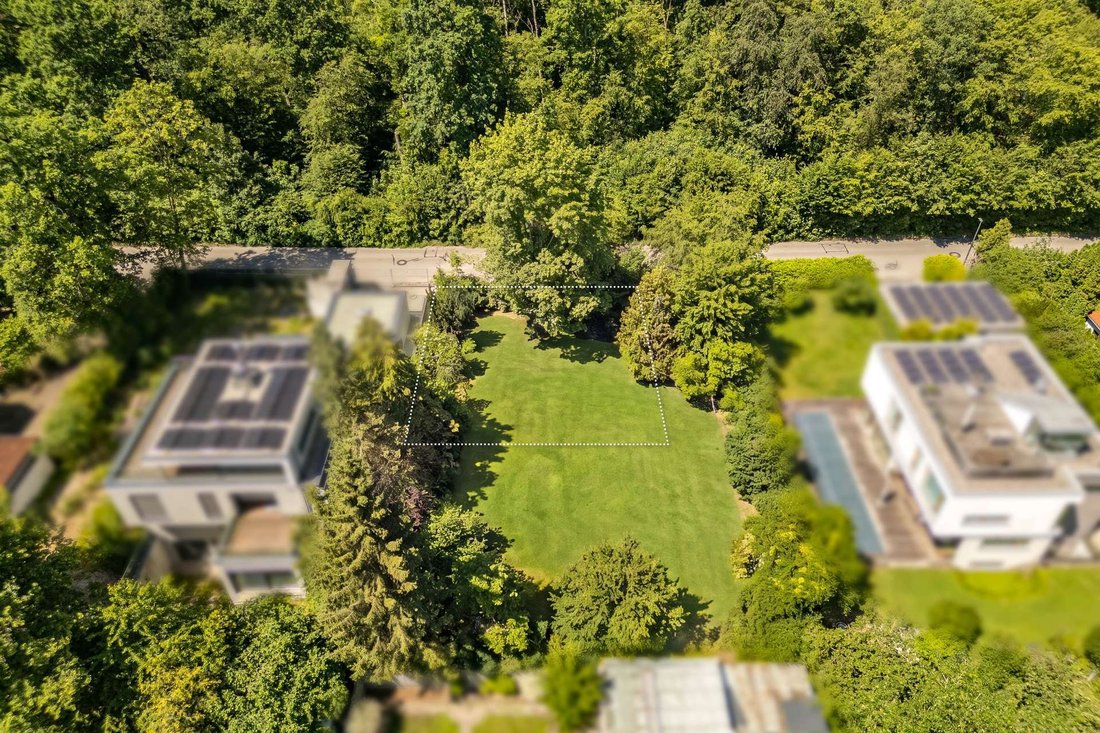 Land in Krailling, Bavaria, Germany 1 - 17872203