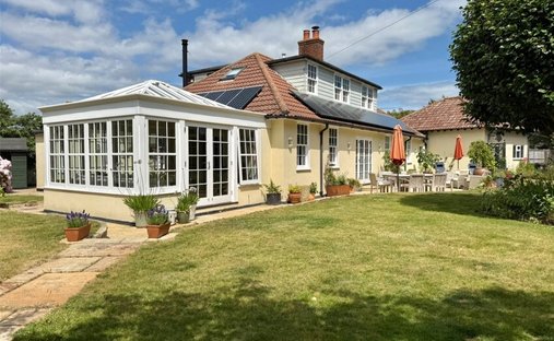 House in Milford on Sea, England 1