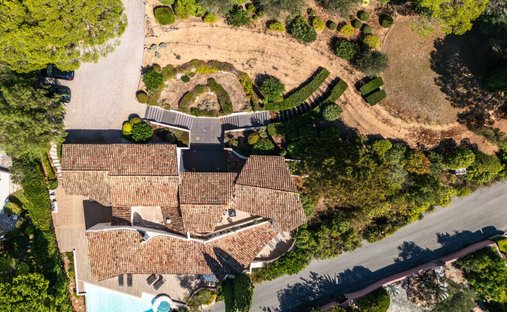 House in Les Indes les-Groulles, Mouans-Sartoux, France 1