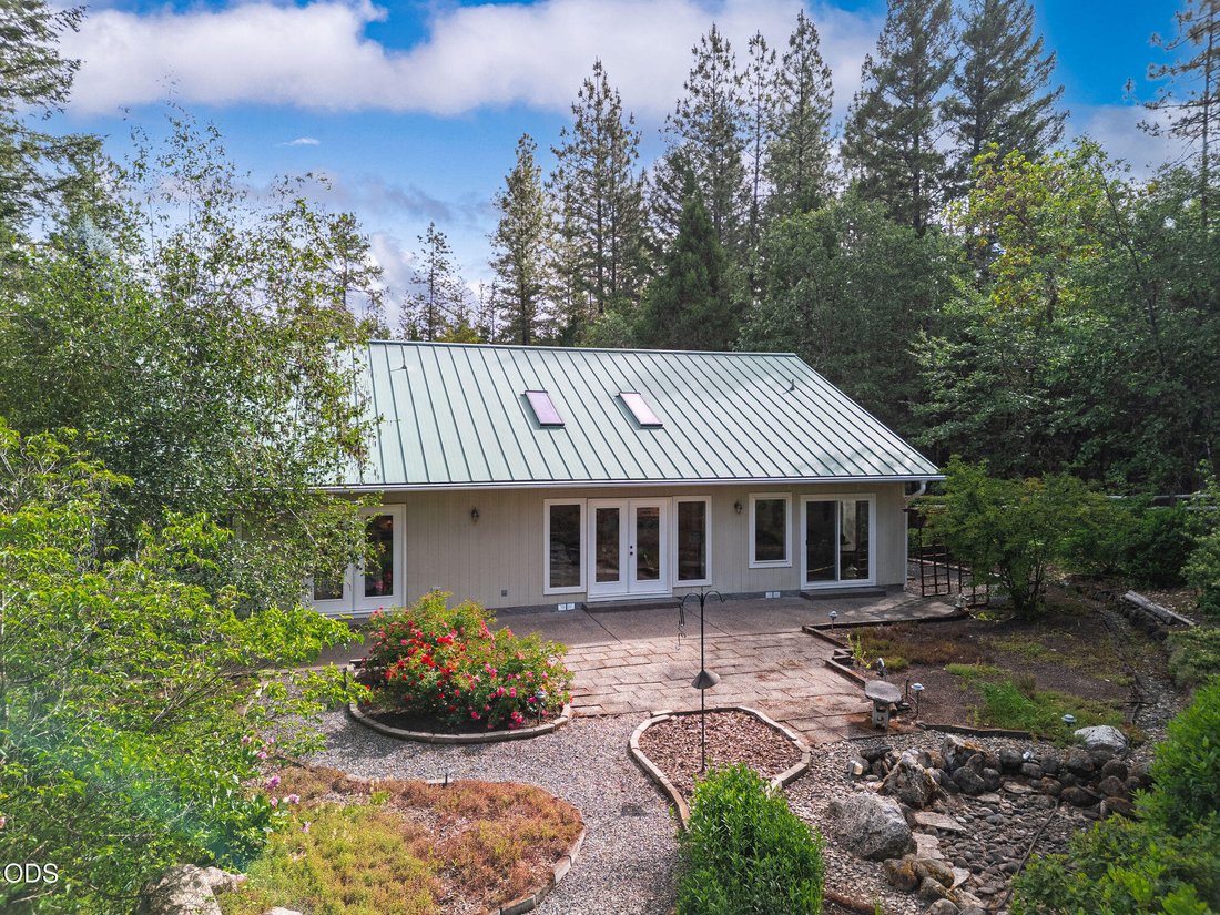 House in Grants Pass, Oregon, United States 3 - 18318529
