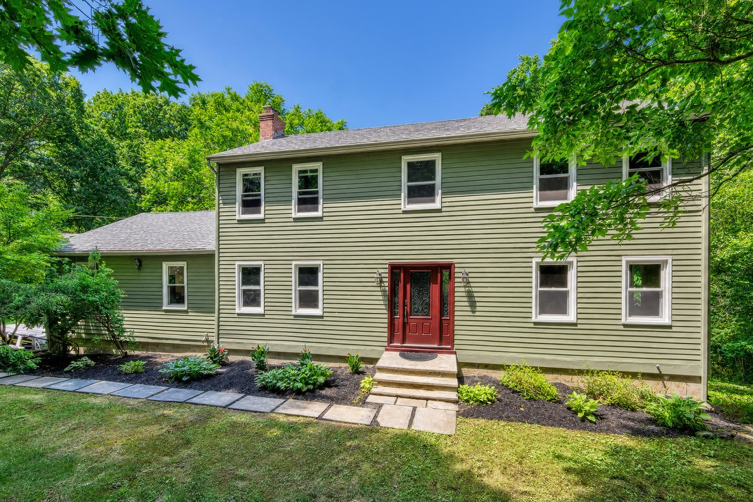 House in Newtown, Connecticut, United States 3 - 18319474