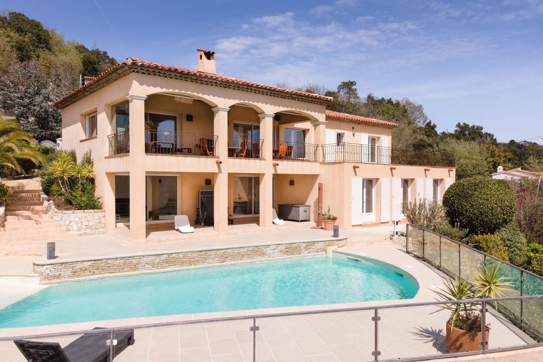 Maison à Les Adrets-de-l'Estérel, Provence-Alpes-Côte d'Azur, France 1 - 18319478