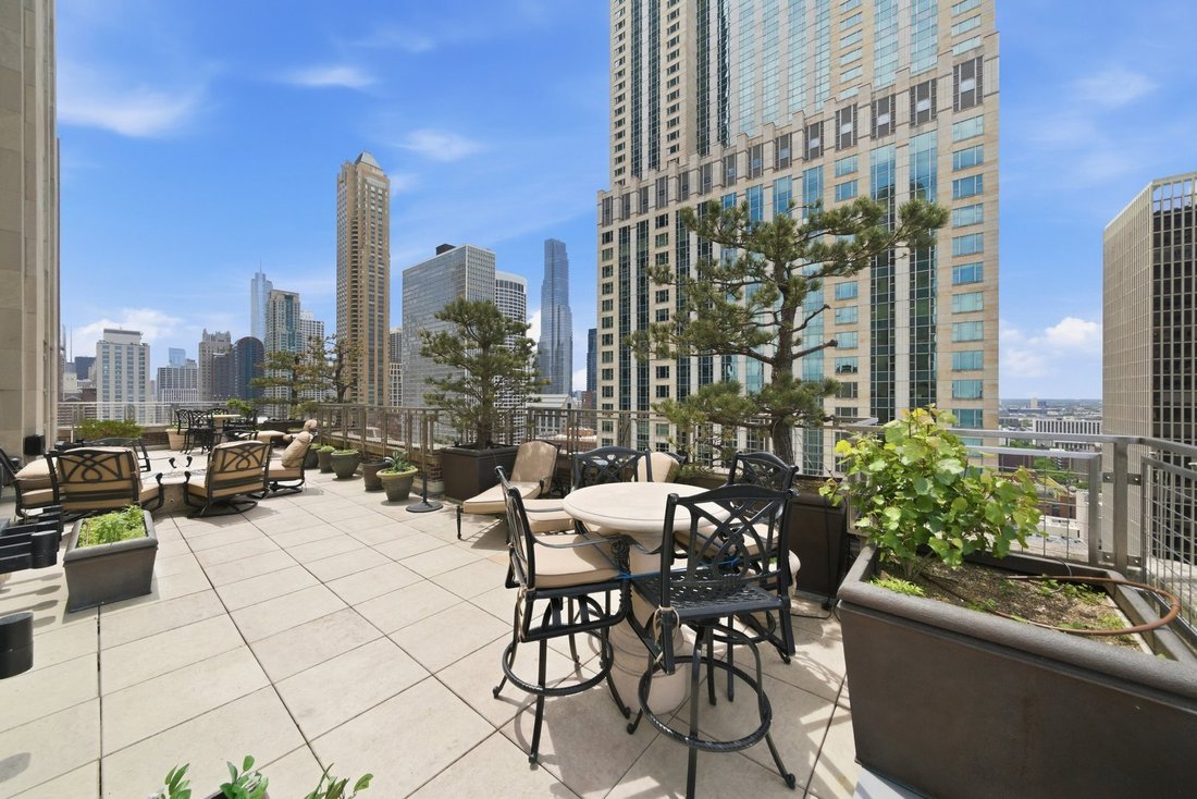 Condo in Chicago, Illinois, United States 4 - 18318963