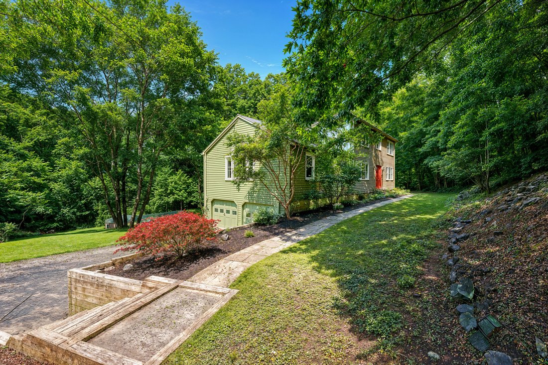 House in Newtown, Connecticut, United States 1 - 18319474