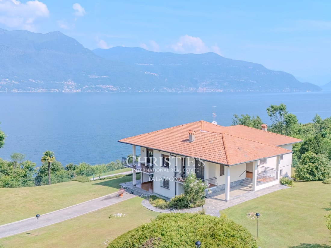 Villa in Porto Valtravaglia, Lombardy, Italy 4 - 18319874