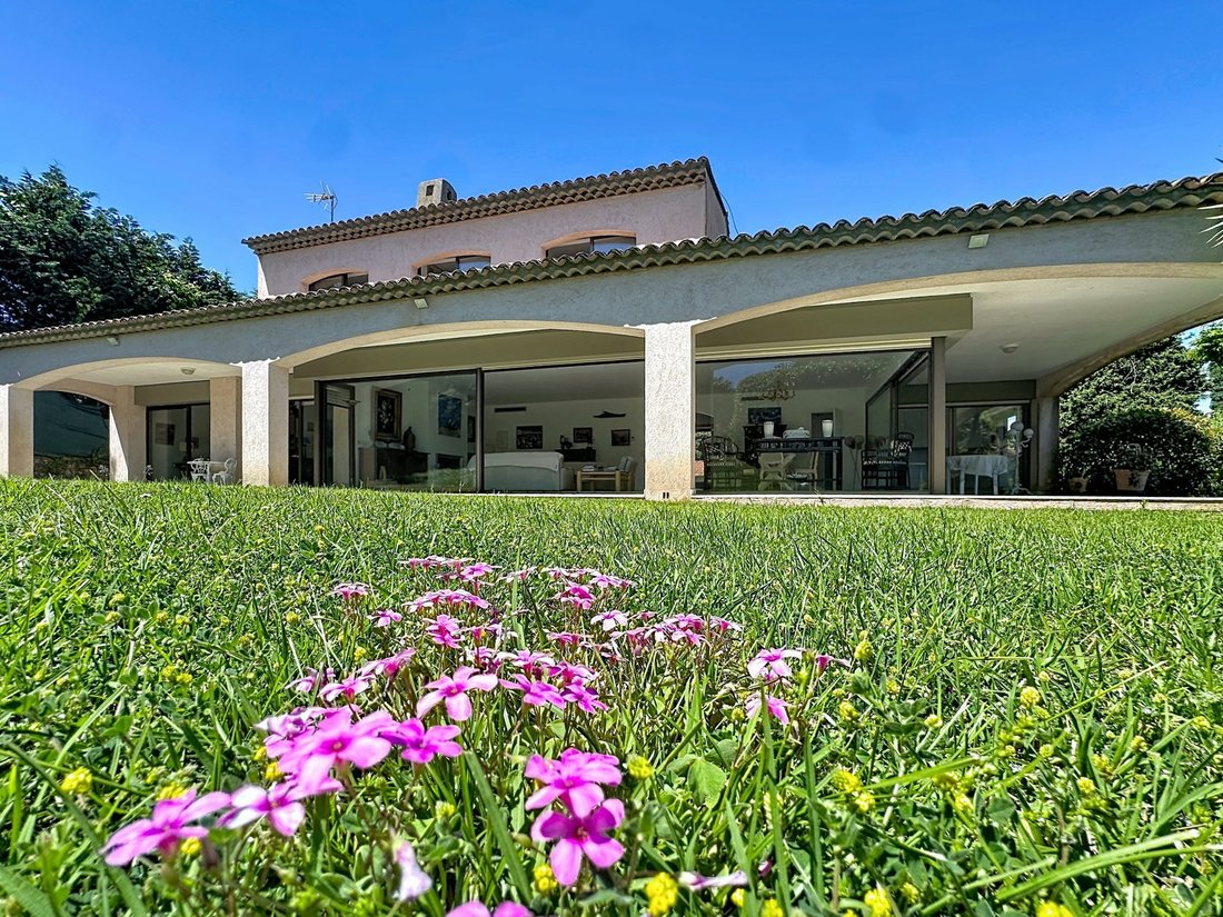 House in Antibes, Provence-Alpes-Côte d'Azur, France 4 - 18319531