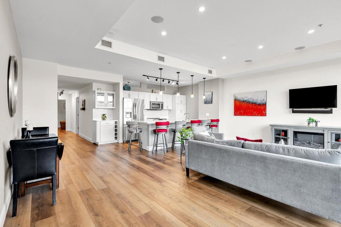 Condo in Milwaukee, Wisconsin, United States 5 - 18320770