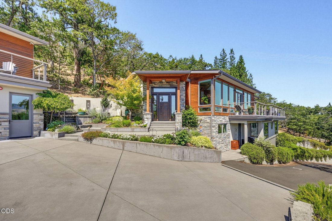 House in Ashland, Oregon, United States 4 - 18320734