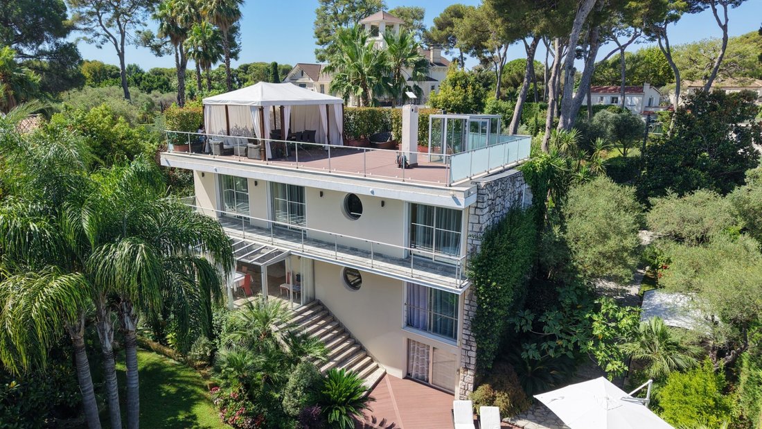 House in Antibes, Provence-Alpes-Côte d'Azur, France 2 - 18319411