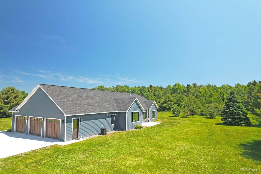 House in Houghton, Michigan, United States 2 - 18309441