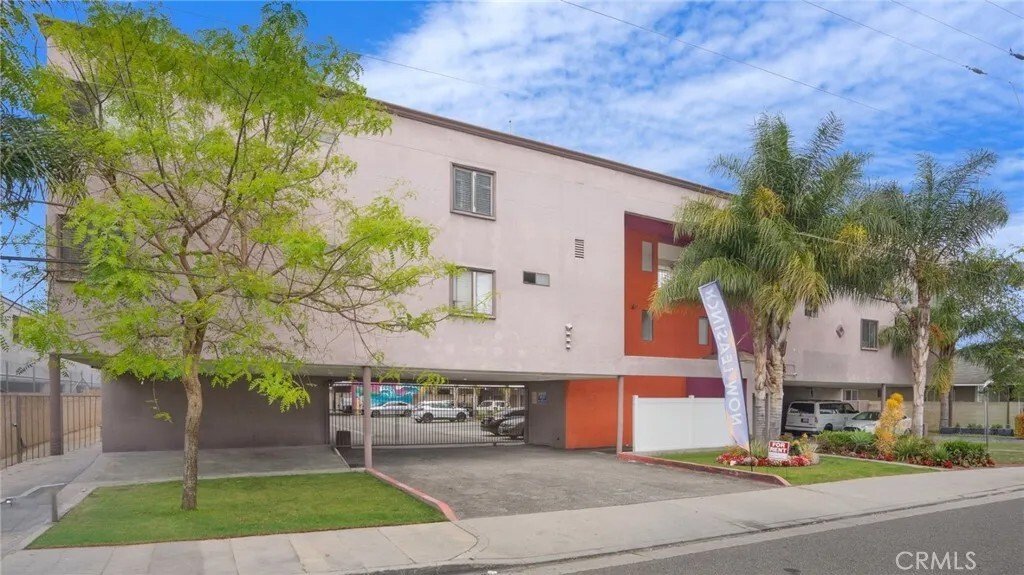Gardena, California, United States 1 - 18318401