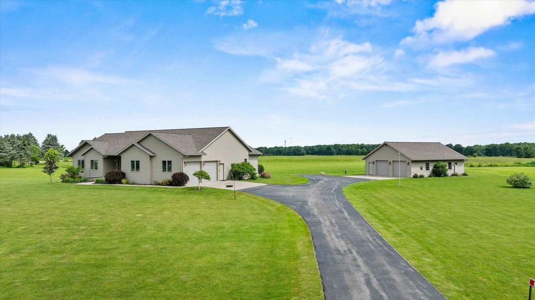 House in Marshfield, Wisconsin, United States 3 - 18320764